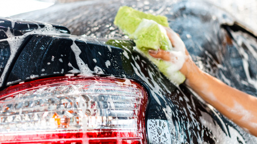 Автоэксперт объяснил как правильно мыть автомобиль