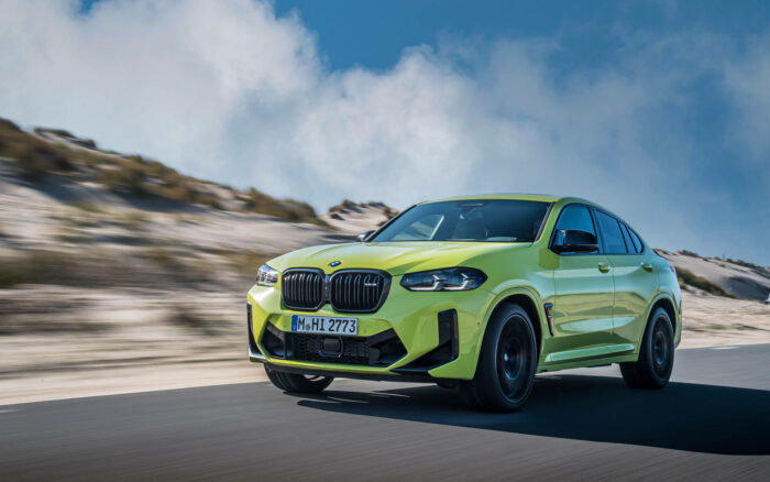 В Россию привезли полноприводный BMW X4 2024